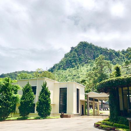 Taunggyi Hotel Bagian luar foto