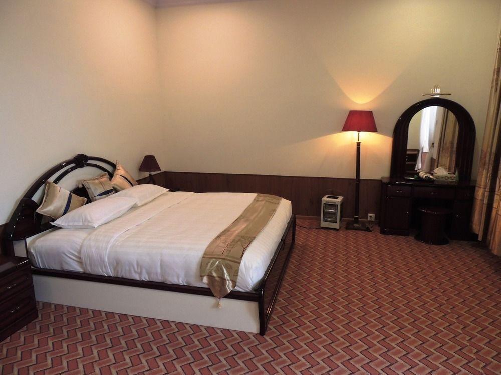 Taunggyi Hotel Bagian luar foto