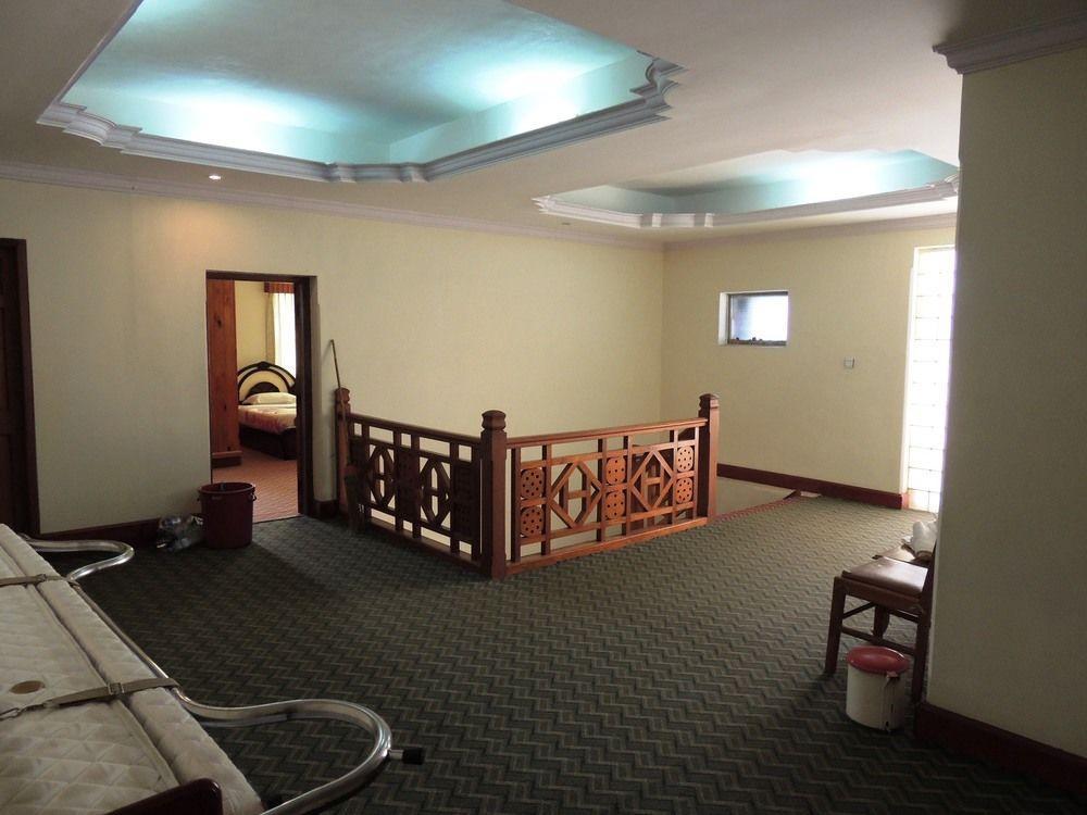 Taunggyi Hotel Bagian luar foto