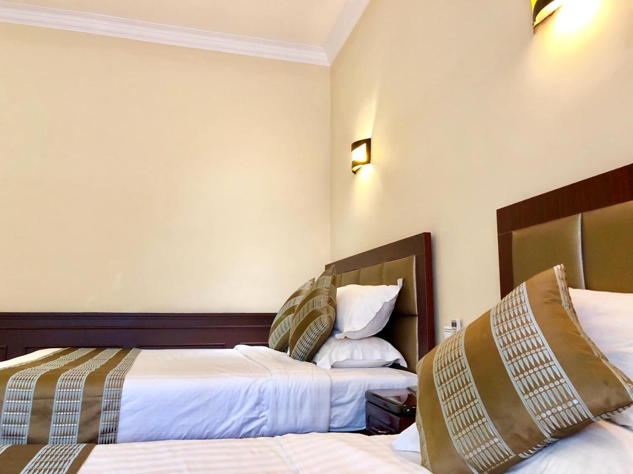 Taunggyi Hotel Bagian luar foto