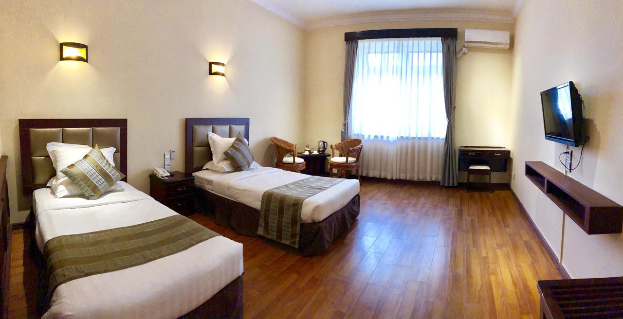 Taunggyi Hotel Bagian luar foto