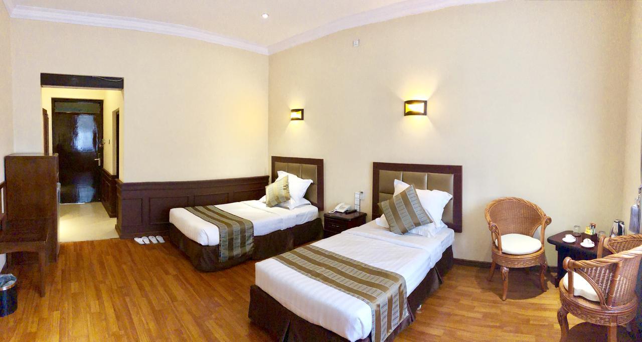 Taunggyi Hotel Bagian luar foto
